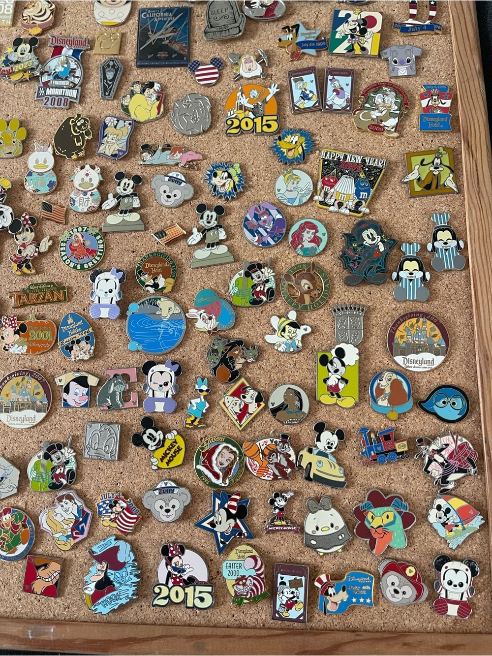 Disney pins - Picture 3 of 5